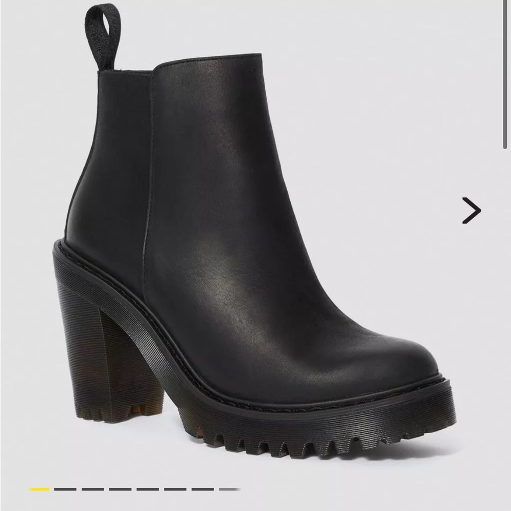 Doc Martens Magdalena Women’s Leather Heeled Chelsea